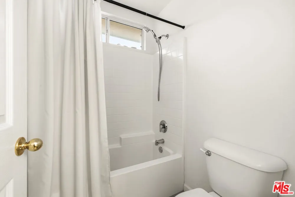 32610 Ridge Top Lane Castaic, CA 91384