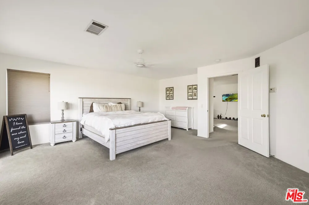 32610 Ridge Top Lane Castaic, CA 91384