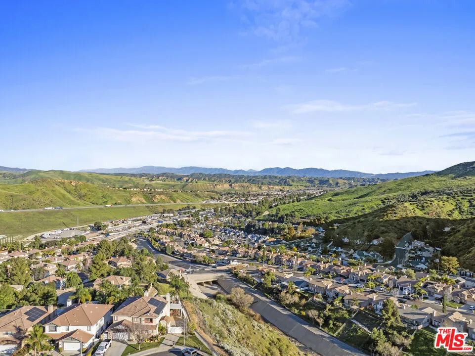 32610 Ridge Top Lane Castaic, CA 91384