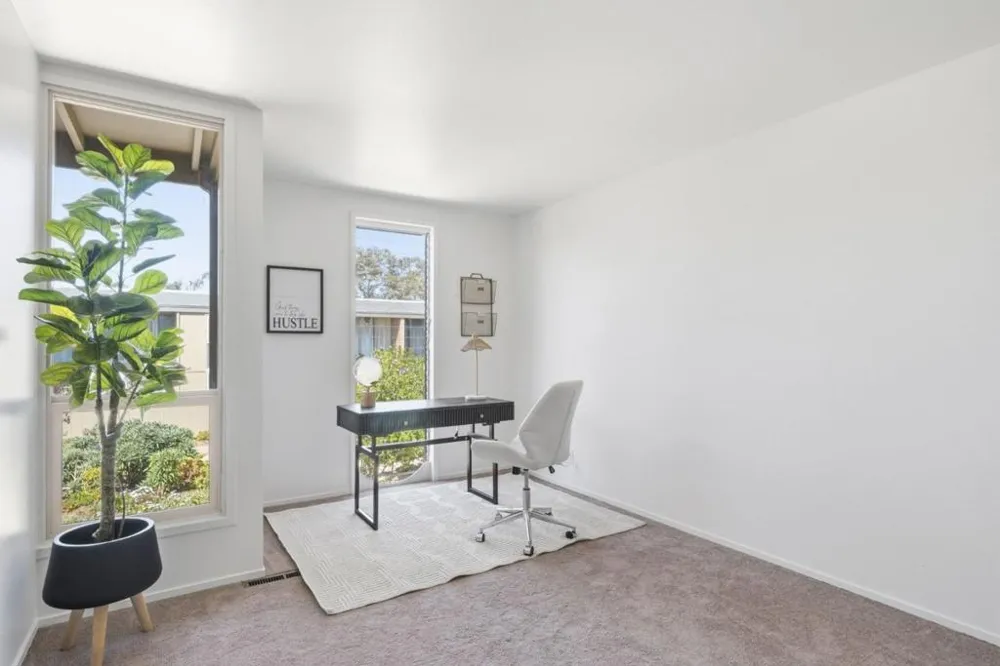 451 Dela Vina #107 Monterey, CA 93940