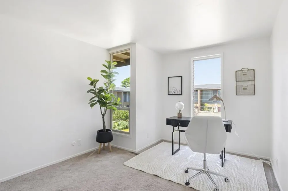 451 Dela Vina #107 Monterey, CA 93940