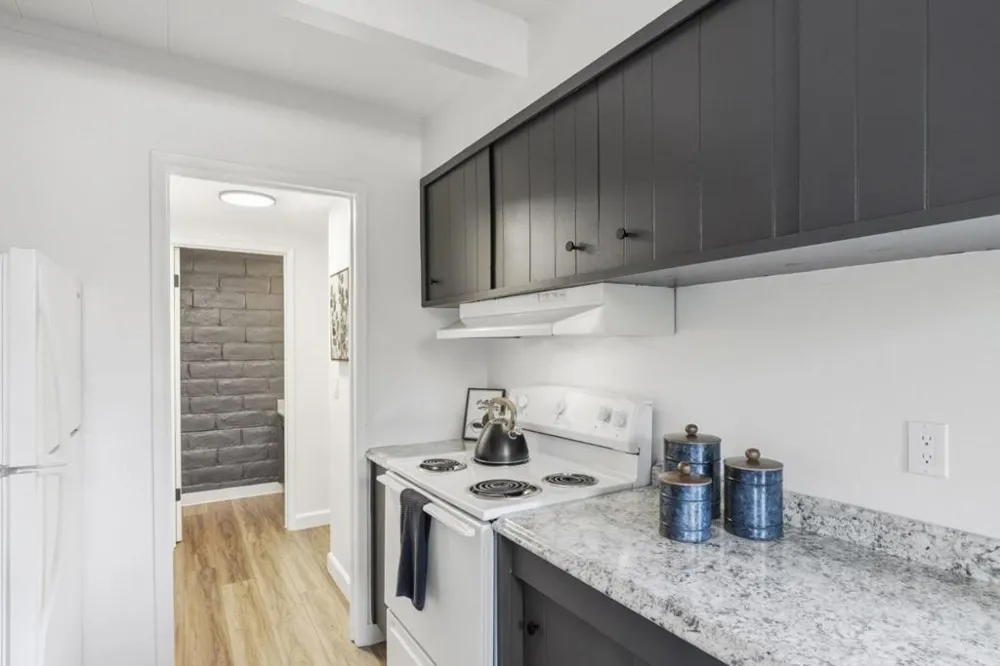 451 Dela Vina #107 Monterey, CA 93940