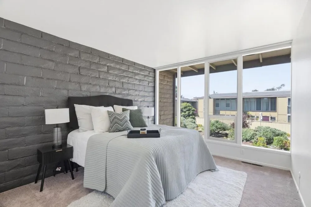 451 Dela Vina #107 Monterey, CA 93940