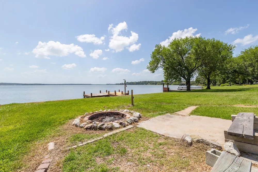 162 Dogwood Lane Trinity, TX 75862