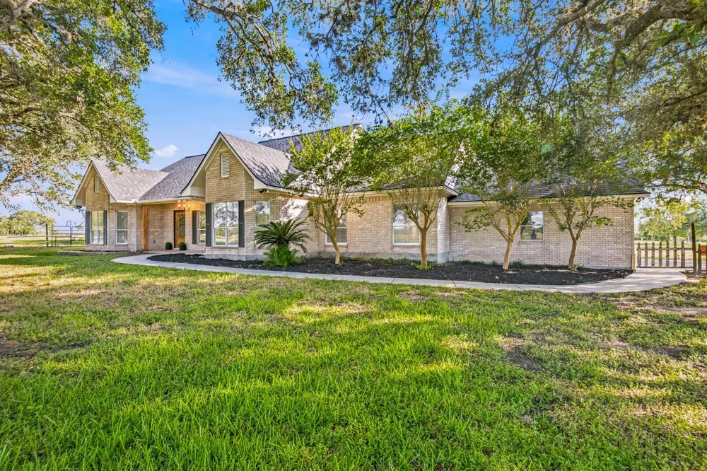 13888 Fm 236 Victoria, TX 77905