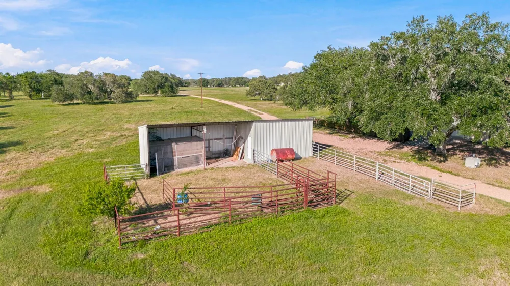 13888 Fm 236 Victoria, TX 77905