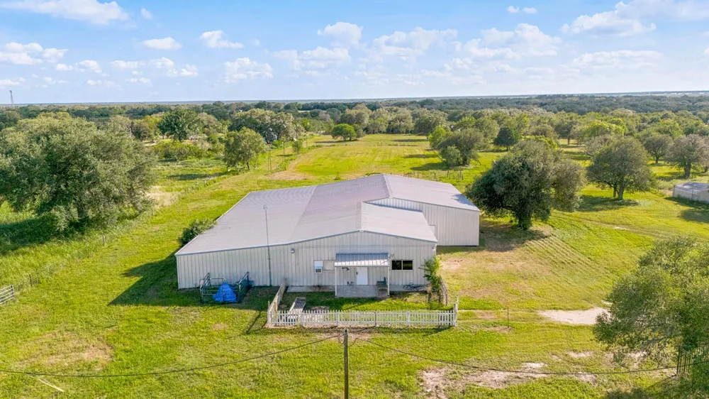 13888 Fm 236 Victoria, TX 77905