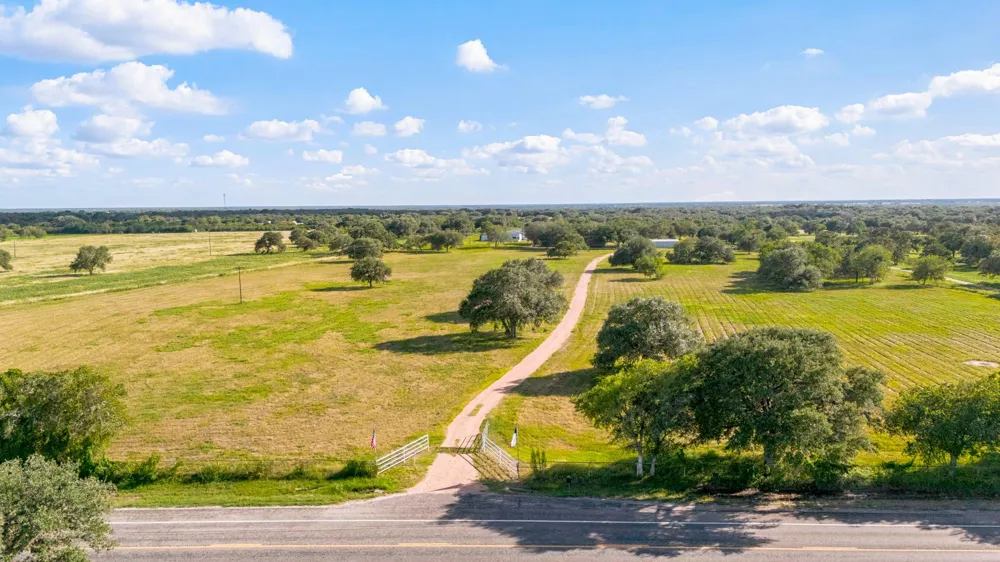 13888 Fm 236 Victoria, TX 77905
