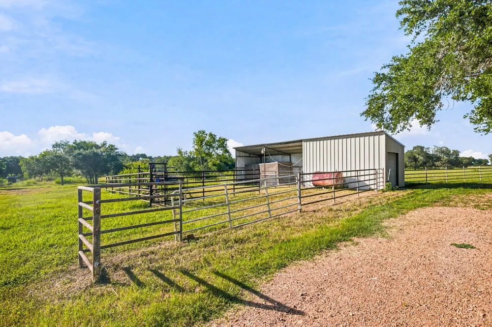 13888 Fm 236 Victoria, TX 77905