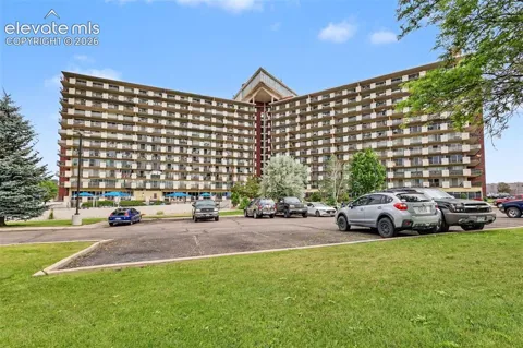 411 Lakewood Circle #A906