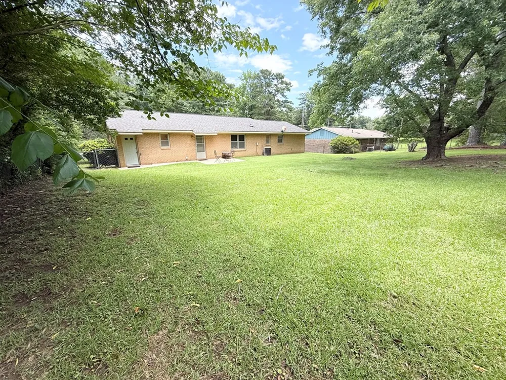 815 Mccurdy Blvd. Manchester, GA 31816