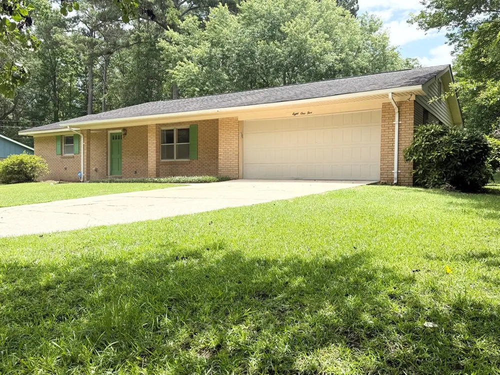 815 Mccurdy Blvd. Manchester, GA 31816