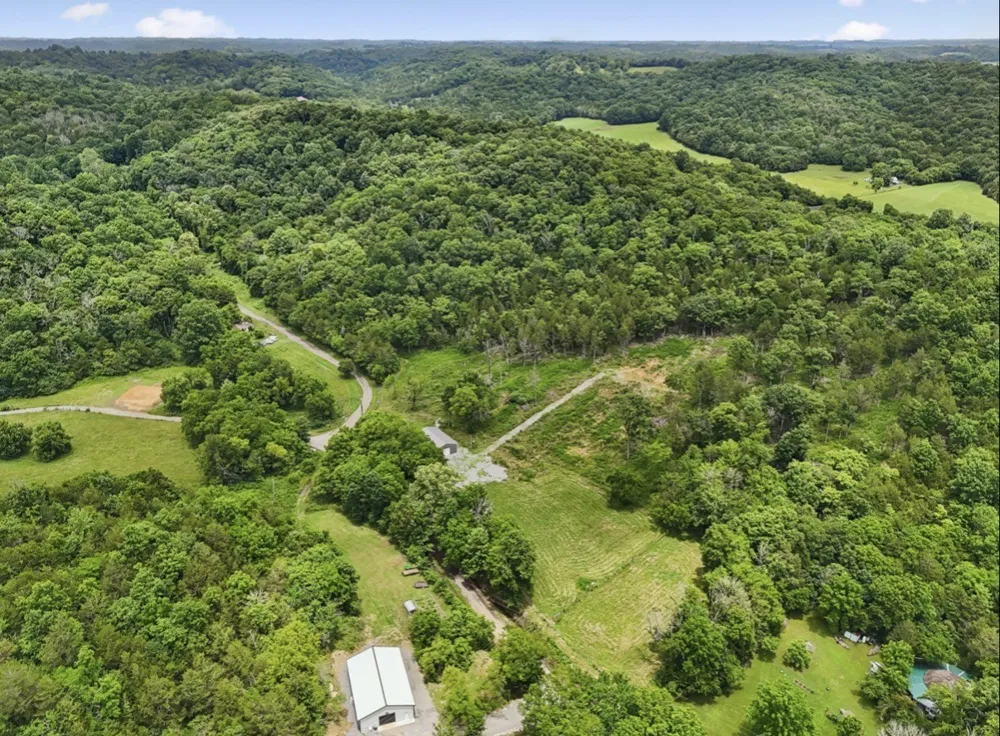 97 Redd Branch Rd Fayetteville, TN 37334