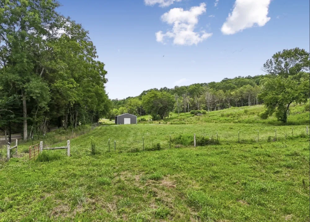 97 Redd Branch Rd Fayetteville, TN 37334