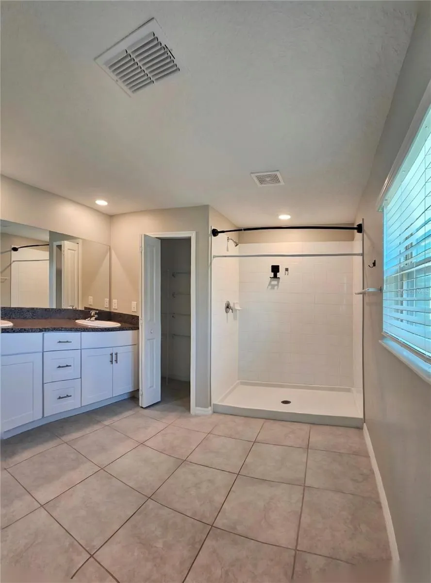 165 RAIN BERRY AVENUE Ruskin, FL 33570
