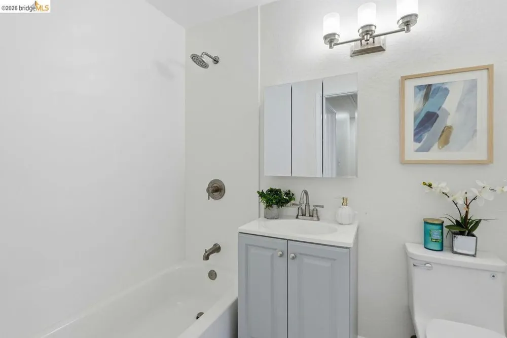 3800 Maybelle Ave #7 Oakland, CA 94619