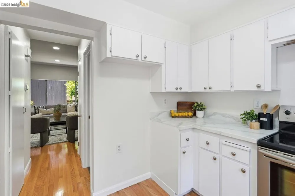 3800 Maybelle Ave #7 Oakland, CA 94619
