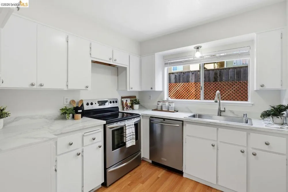 3800 Maybelle Ave #7 Oakland, CA 94619