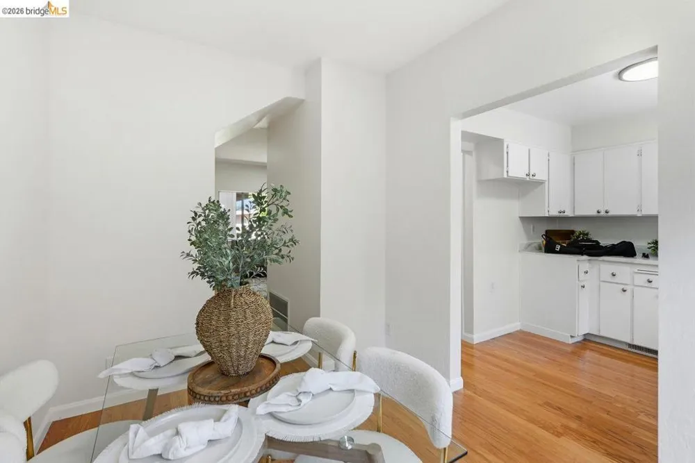 3800 Maybelle Ave #7 Oakland, CA 94619
