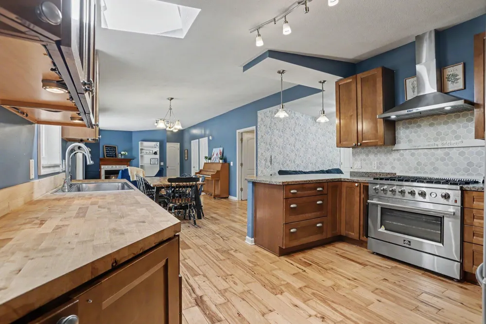 67526 Thunderbird Drive Sturgis, MI 49091