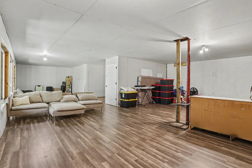 67526 Thunderbird Drive Sturgis, MI 49091