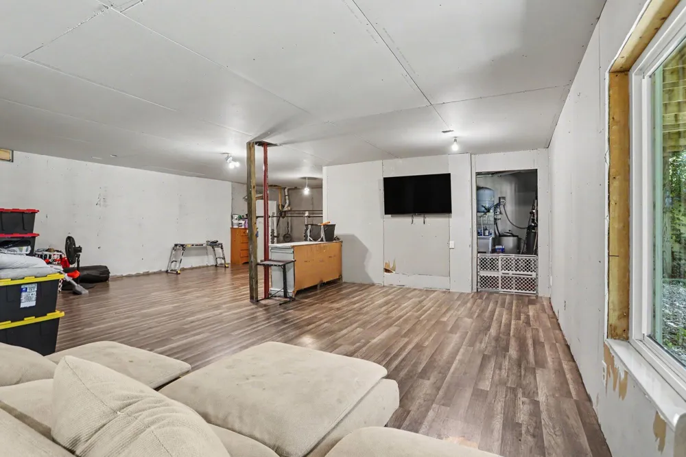 67526 Thunderbird Drive Sturgis, MI 49091