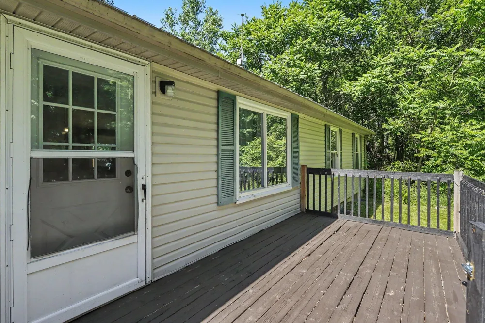 67526 Thunderbird Drive Sturgis, MI 49091