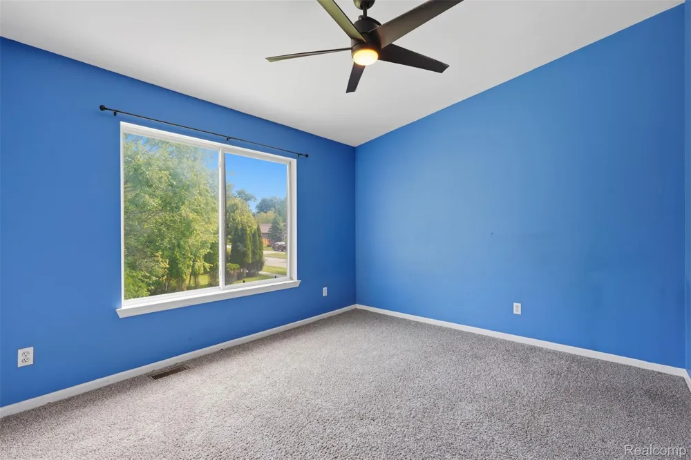 1099 Carriage Hill Drive Fenton City, MI 48430