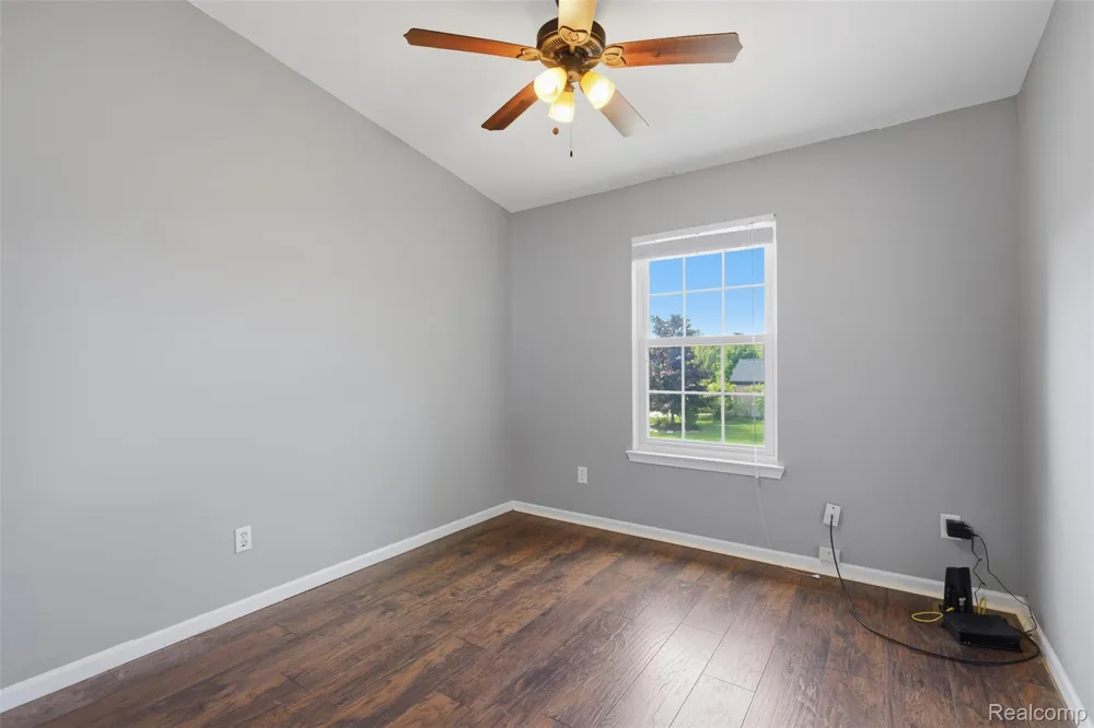 1099 Carriage Hill Drive Fenton City, MI 48430