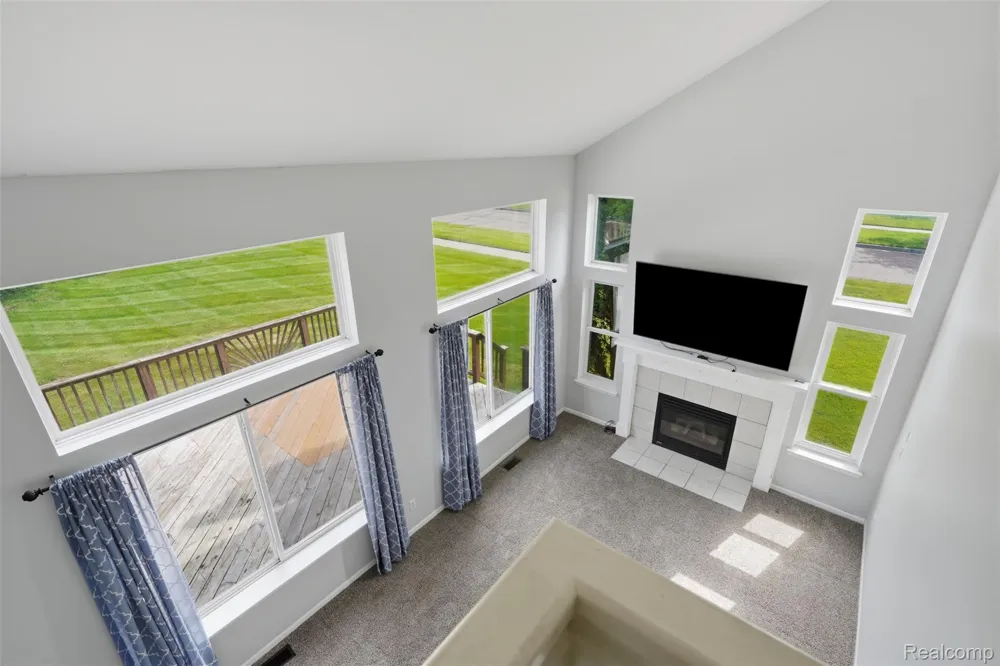 1099 Carriage Hill Drive Fenton City, MI 48430