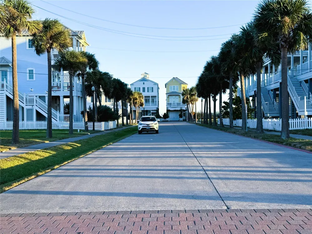 722 Ramsar Road Galveston, TX 77550