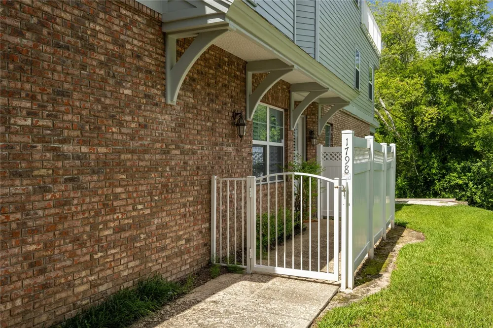 1798 NW 34TH STREET #12 Gainesville, FL 32605