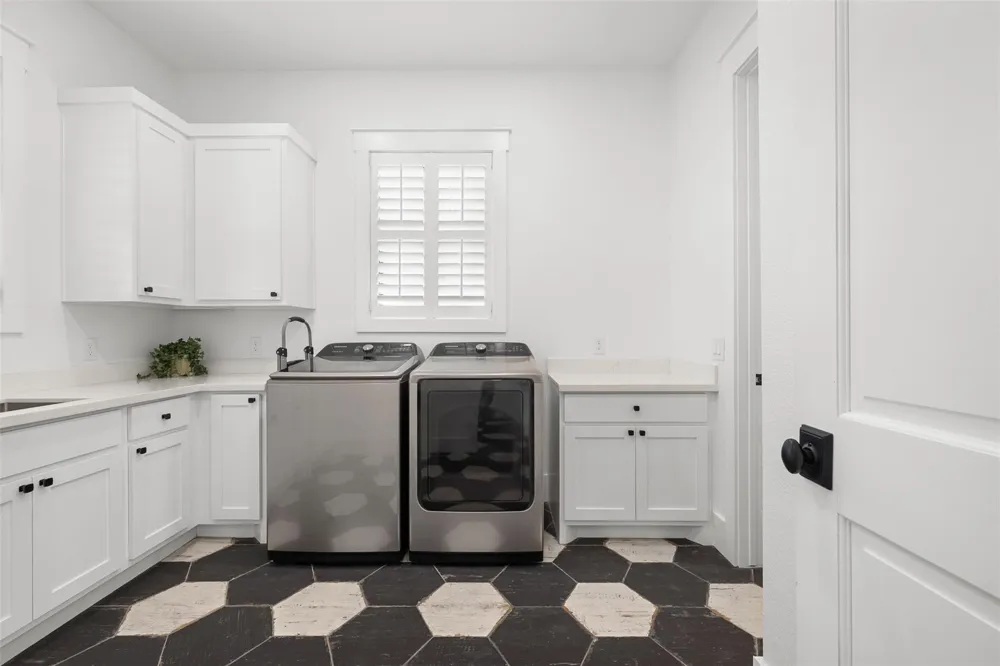 4503 County Road 308 Caldwell, TX 77836