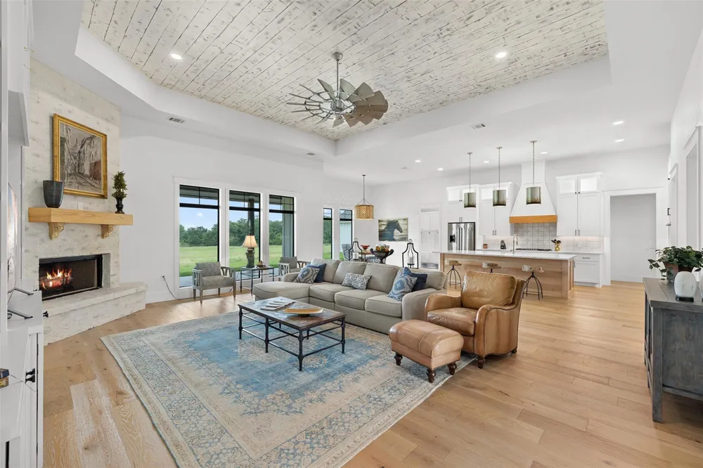 4503 County Road 308 Caldwell, TX 77836
