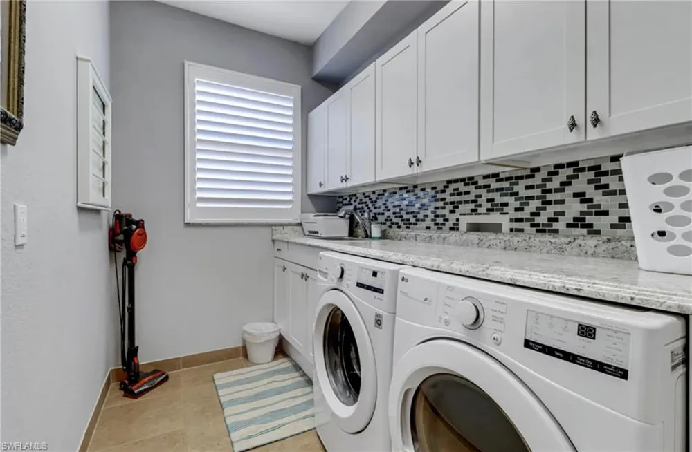 3402 Tigris Lane Naples, FL 34119