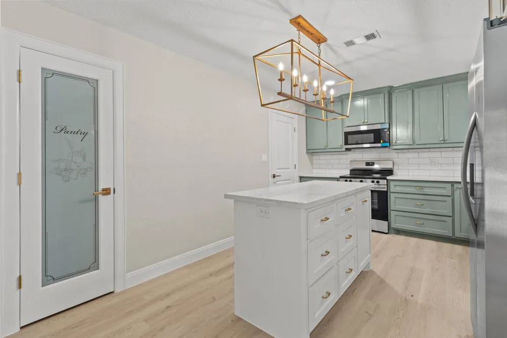 18079 County Road 463 Brazoria, TX 77422