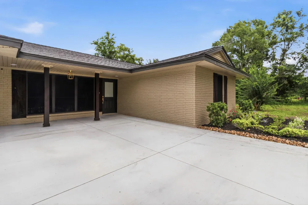 18079 County Road 463 Brazoria, TX 77422