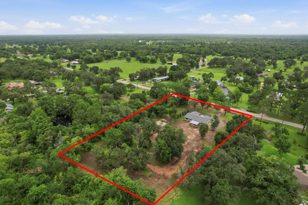 18079 County Road 463 Brazoria, TX 77422