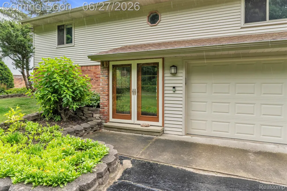 2276 Webster Park Drive Genoa Township, MI 48843
