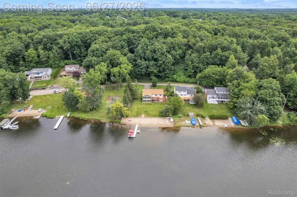 2276 Webster Park Drive Genoa Township, MI 48843