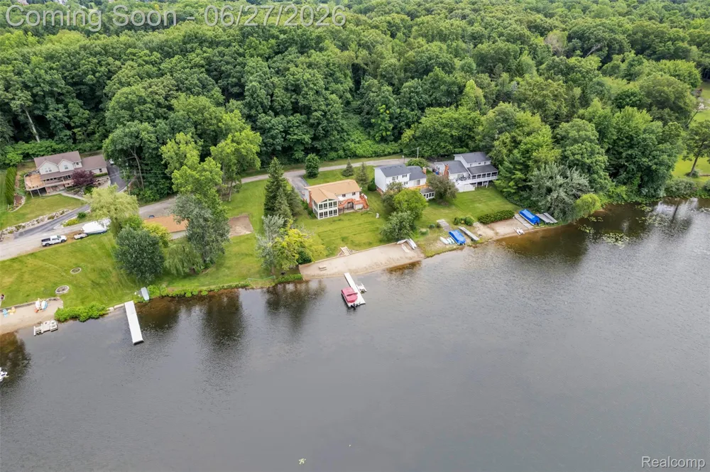 2276 Webster Park Drive Genoa Township, MI 48843