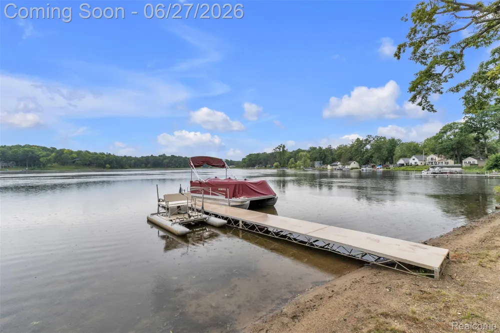 2276 Webster Park Drive Genoa Township, MI 48843