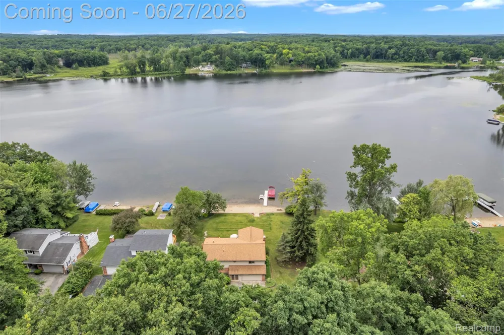 2276 Webster Park Drive Genoa Township, MI 48843