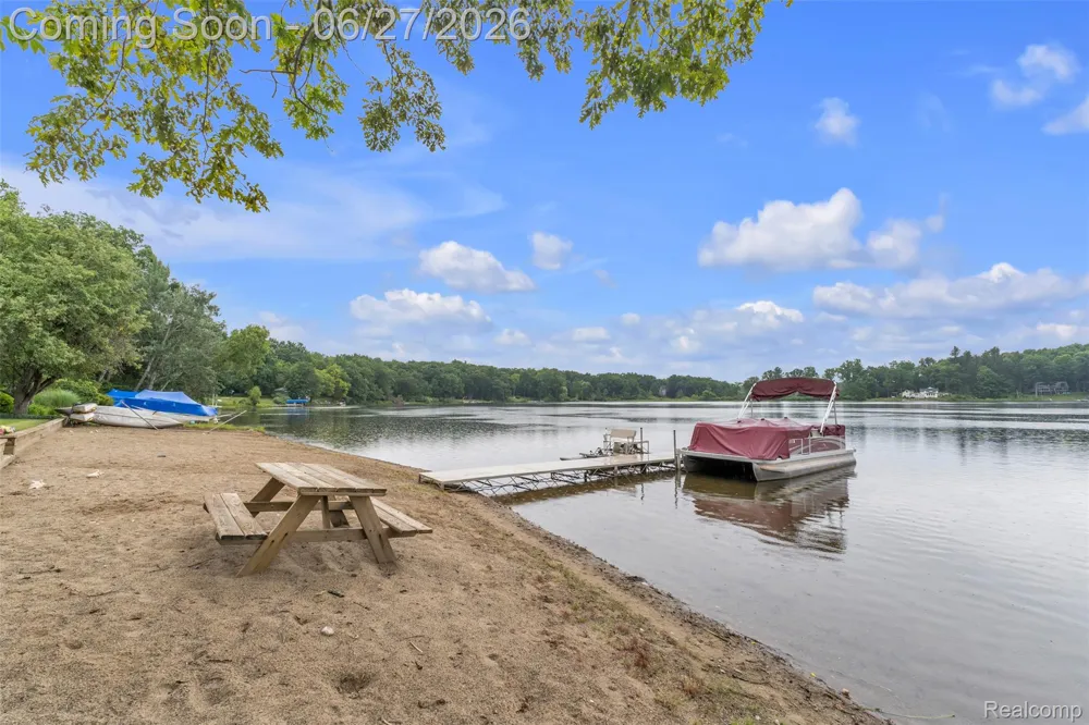 2276 Webster Park Drive Genoa Township, MI 48843