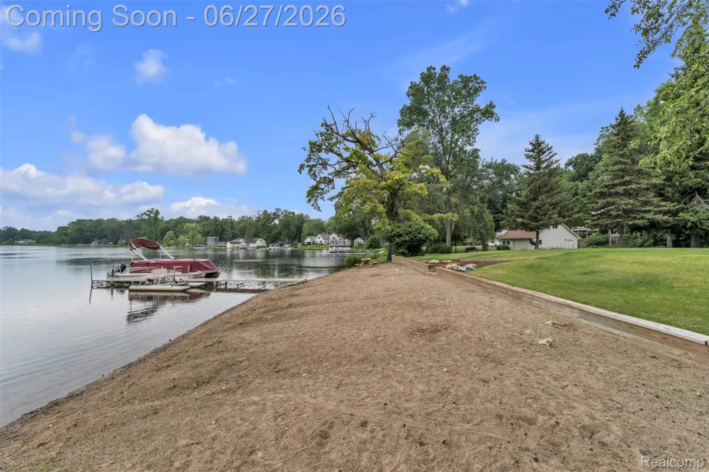 2276 Webster Park Drive Genoa Township, MI 48843