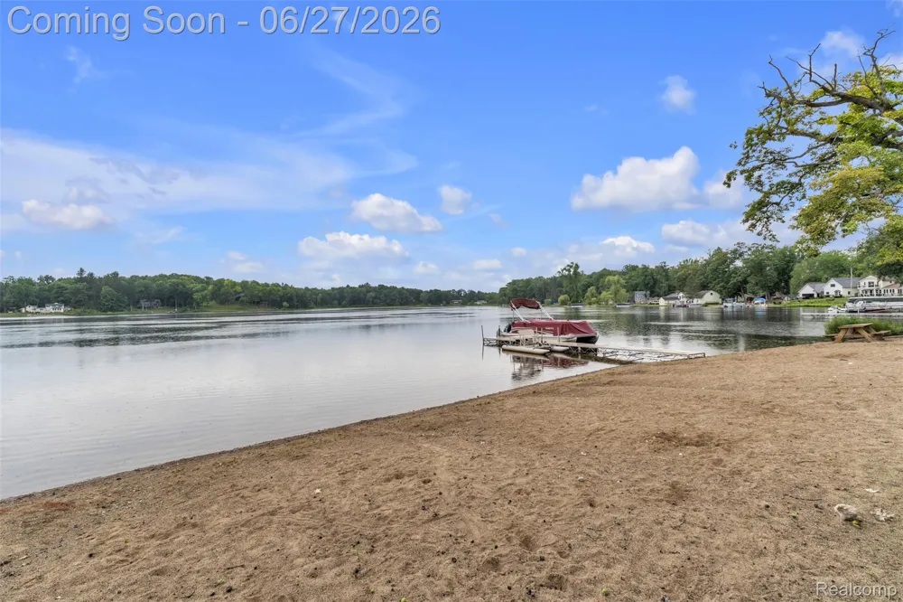 2276 Webster Park Drive Genoa Township, MI 48843