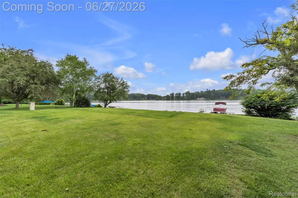 2276 Webster Park Drive Genoa Township, MI 48843