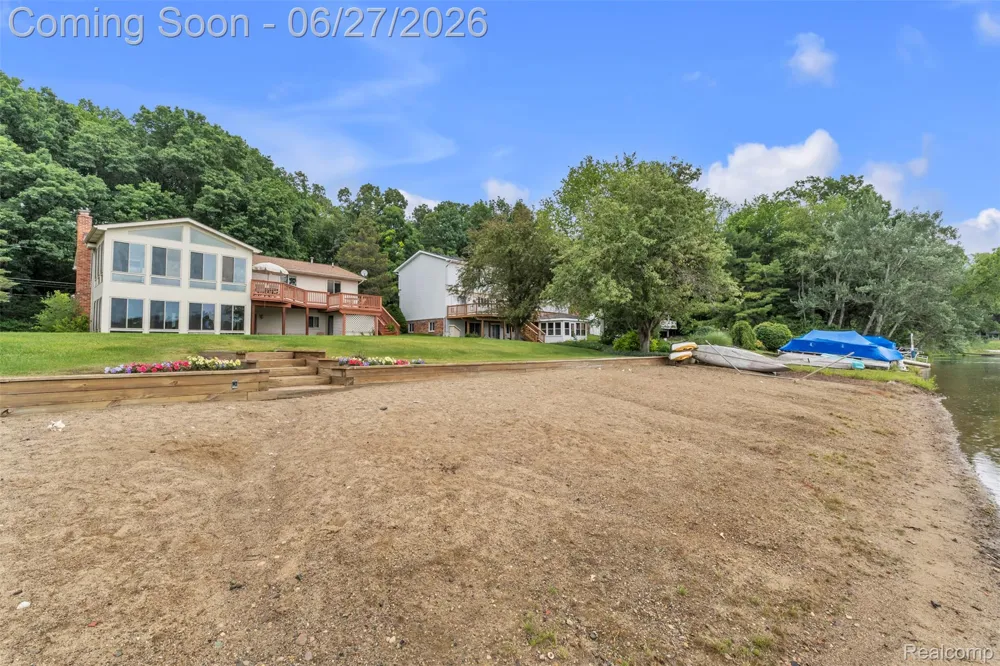 2276 Webster Park Drive Genoa Township, MI 48843
