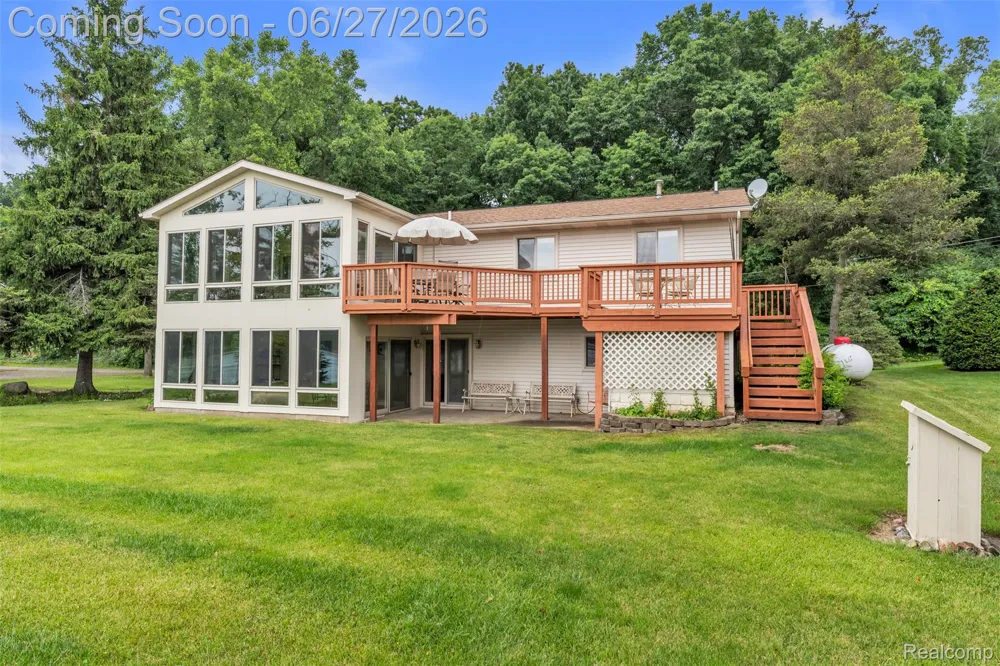 2276 Webster Park Drive Genoa Township, MI 48843