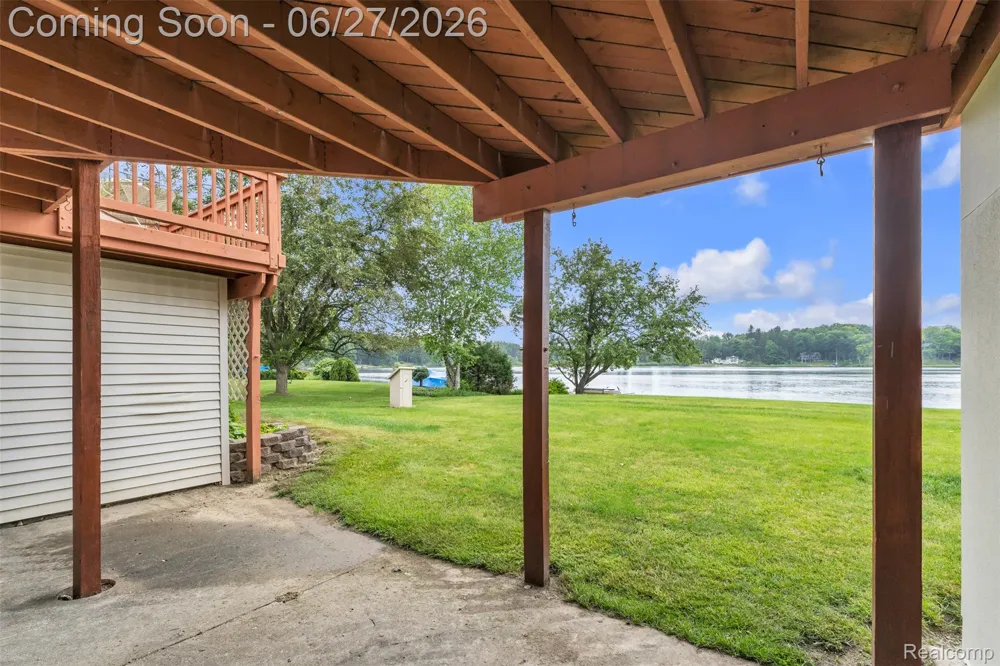 2276 Webster Park Drive Genoa Township, MI 48843